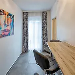 Motel24seven 2* بروك أن دير مور